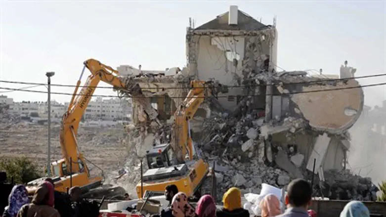 Demolition of illegal Arab building