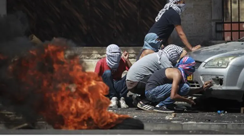Riots in Shuafat following murder of Arab tee