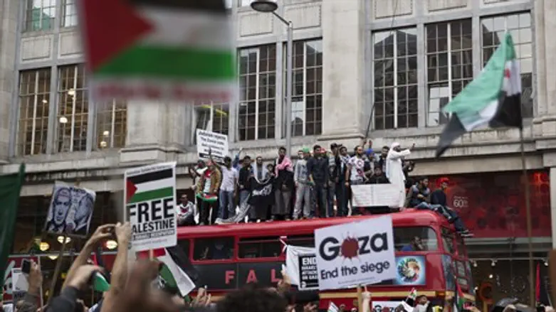 Pro-Palestinian Arab demonstrators protest against Israel in London