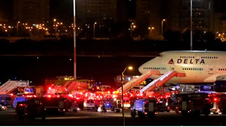 Delta Airlines flight 469 makes emergency lan