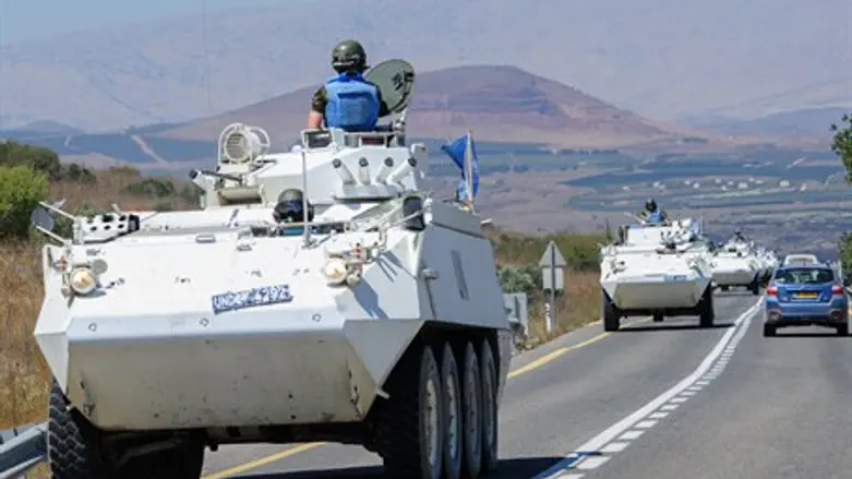 UN peacekeepers flee Golan Heights posts