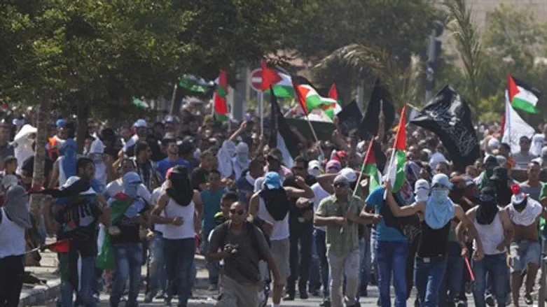 Arab rioters in Jerusalem (file)