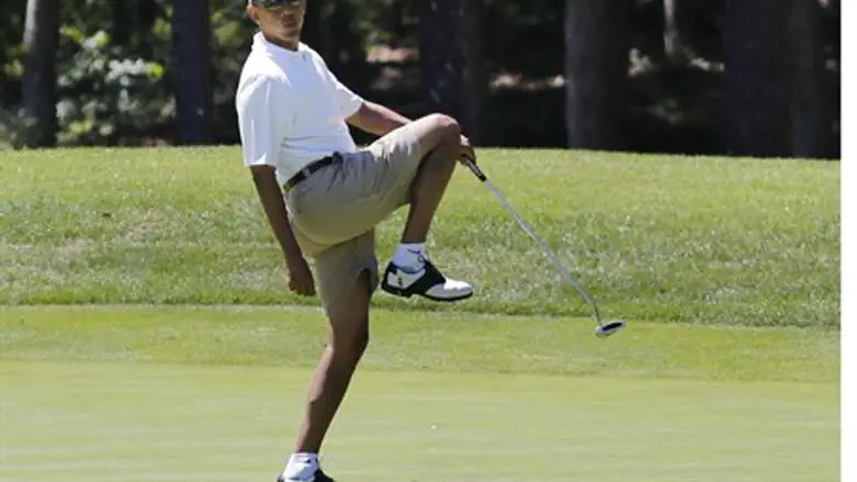 Barack Obama on the golf course (file)