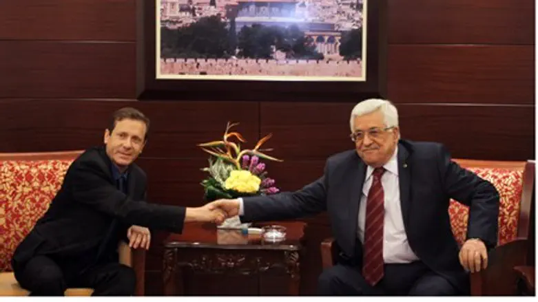 Yitzhak Herzog and Mahmoud Abbas in Ramallah