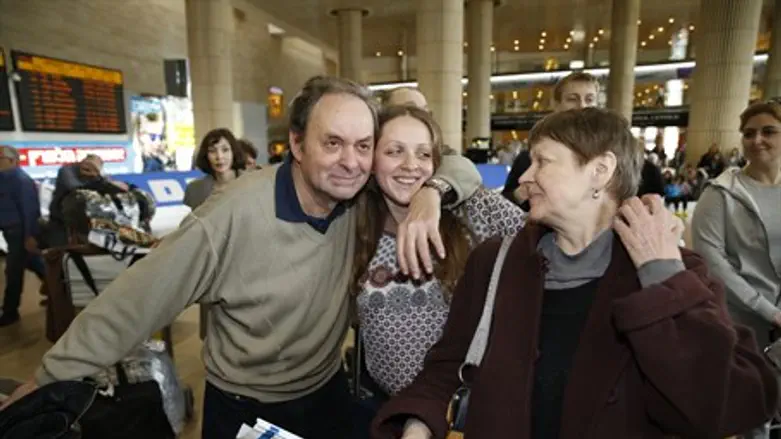 Ukrainian Jewish refugees arrive in Israel