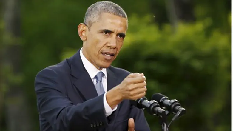 Obama speaks at news conference in Camp David