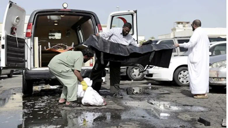 Body of Saudi mosque suicide bomber removed (illustration)