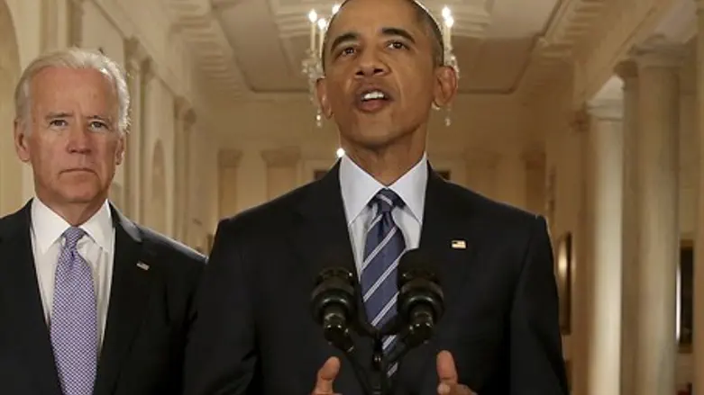 Barack Obama, flanked by vice Pres. Joe Biden, hails Iran deal