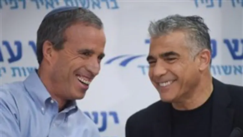 Stern with Yair Lapid (file)