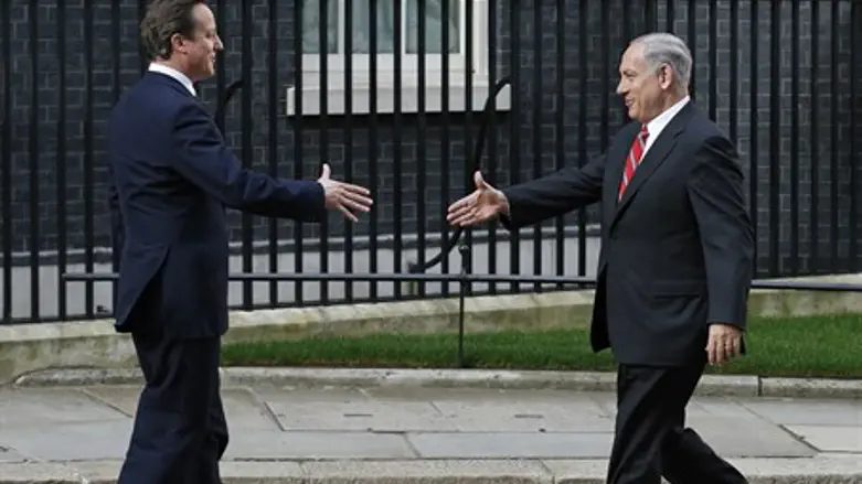 Netanyahu and Cameron (archive)