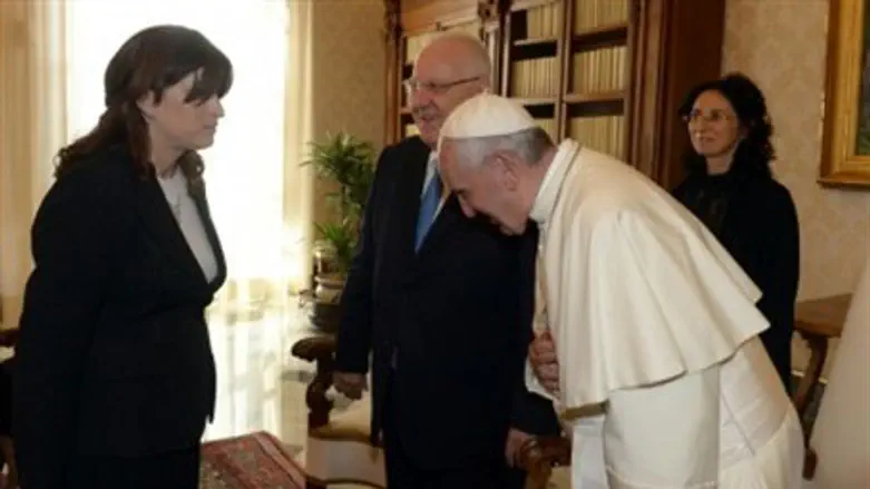 Rivka Ravitz, the president and the pope