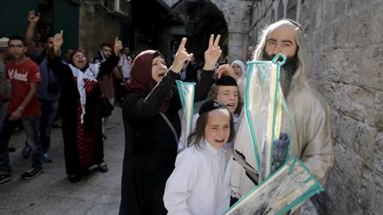 Jewish children cry as Muslims attack in Jerusalem