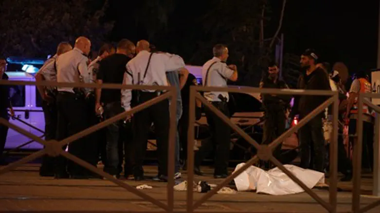 Police stand by body of terrorist who carried out stabbing attack