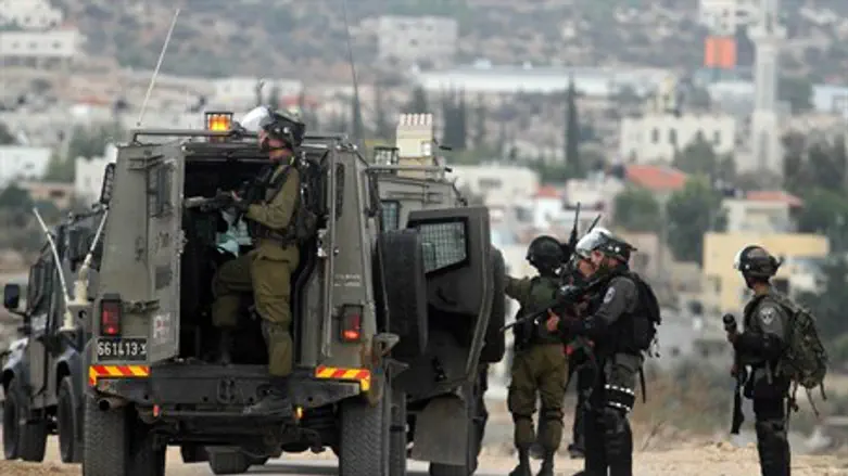 IDF and Border Guard patrol (illustration)