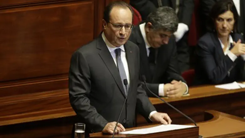 President Francois Hollande addresses emergency parliamentary session on Paris attacks