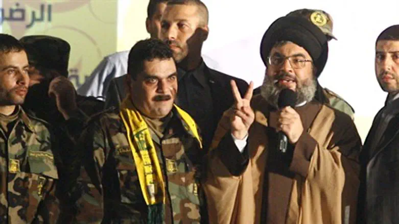 Samir Kuntar with Hezbollah's Hassan Nasrallah after his release in 2008