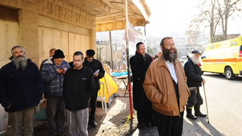 Baruch Marzel protests at site of Ganedi Kofman's murder