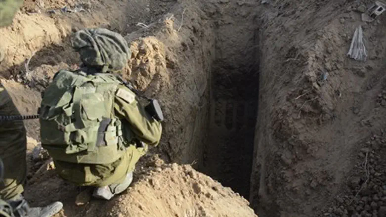 IDF discovers terror tunnel (file)