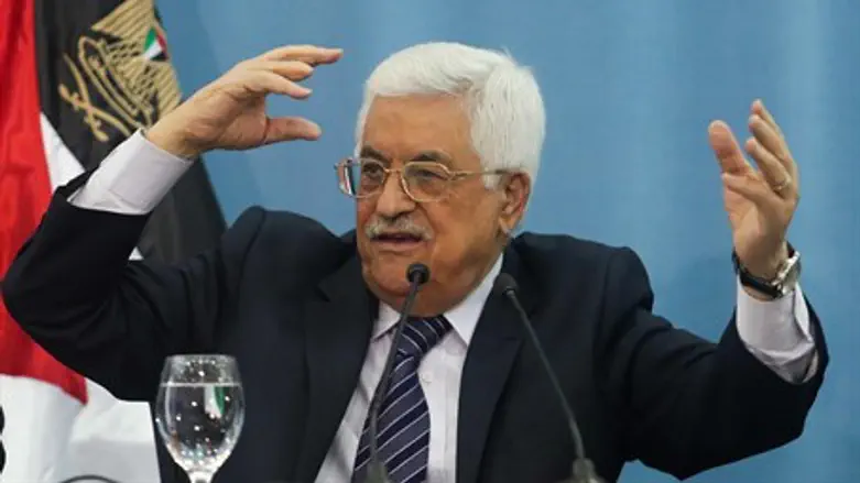 Mahmoud Abbas during meeting with journalists