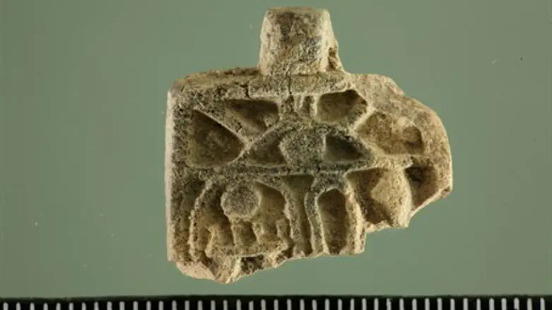 Egyptian amulet bearing the name of the Egyptian ruler, Thutmose III