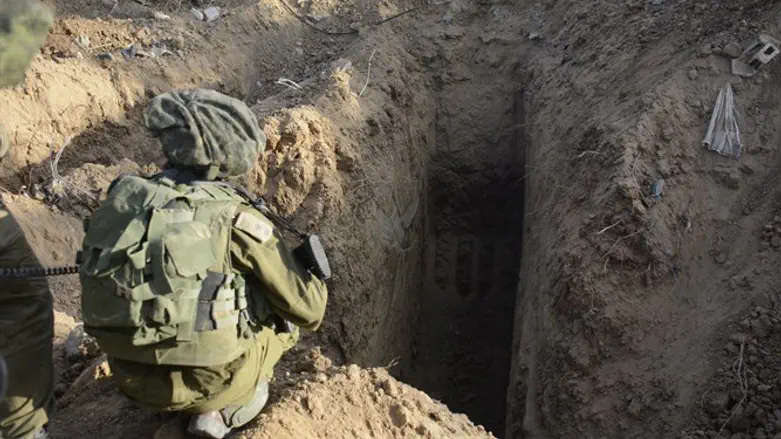 Uncovering tunnels during Gaza War