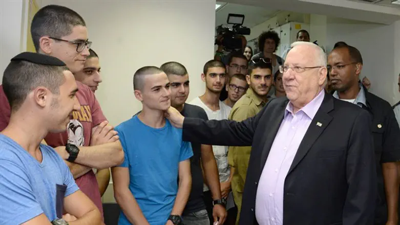 Rivlin with the recruits