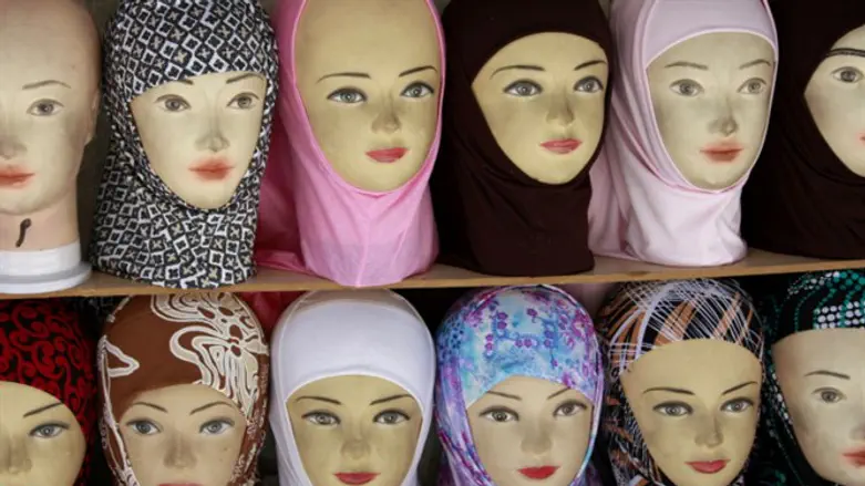 Niqab, burqa, hijab - Afghanistan comes to the West