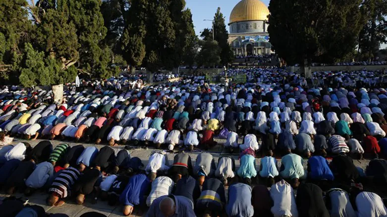 Muslim prayers on the Temple Mount