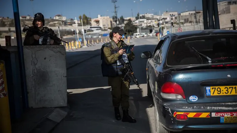 Israeli checkpoint stops another massacre