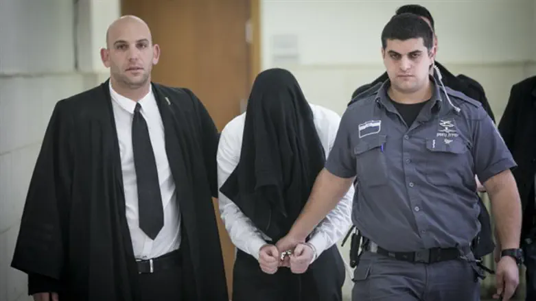 Alleged sexual predator Shlomo Aryeh Rothman being led to hearing