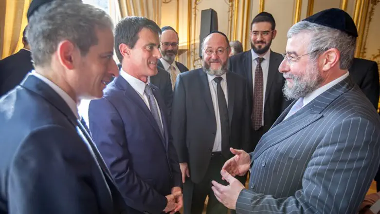 Valls, second from left, hosting Conference of European Rabbis