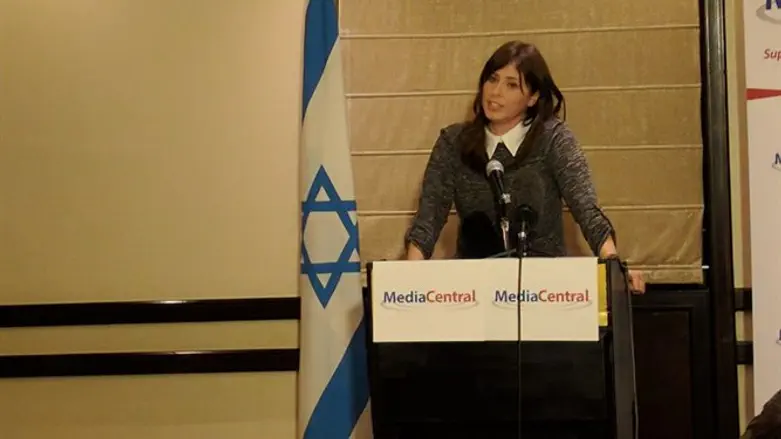 Hotovely addresses foreign journalists