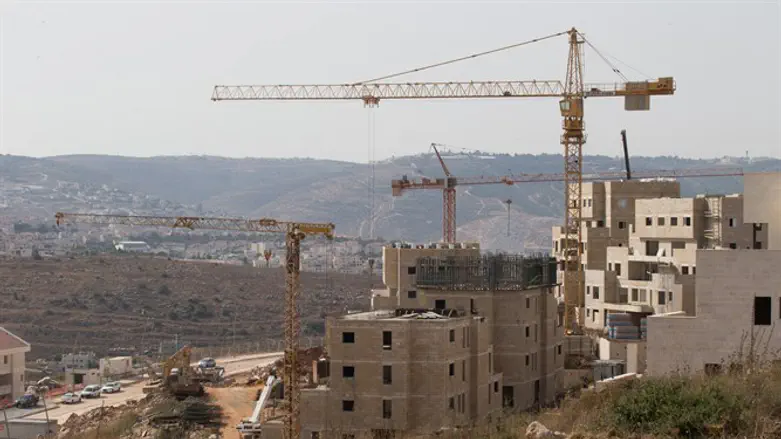 Construction at Tzur Hadassah