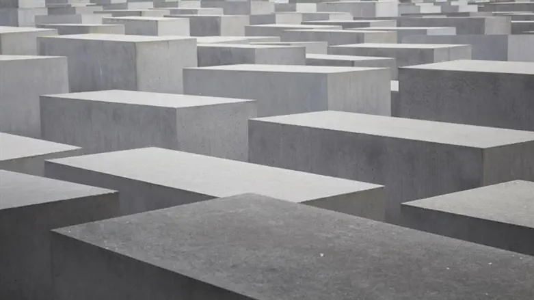 Holocaust Memorial (illustration)