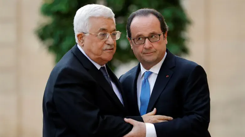 Mahmoud Abbas and Francois Hollande