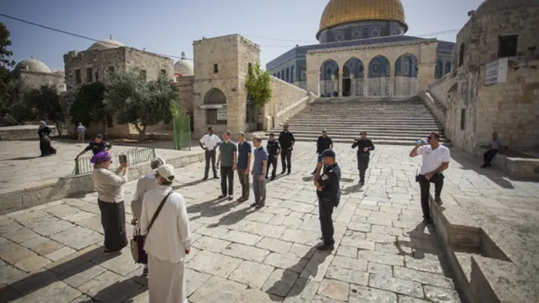Jewish visitors on Temple Mount