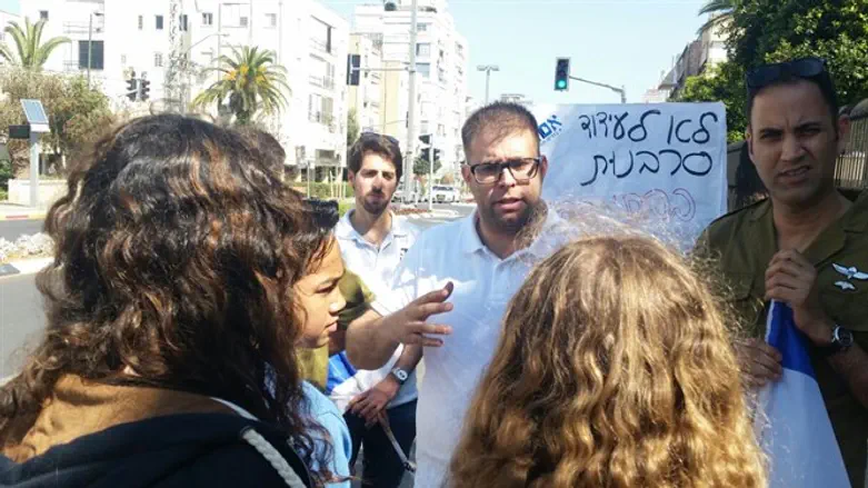 MK Oren Hazan at protest