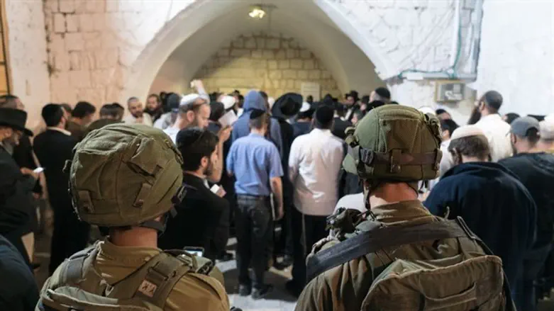 Jews visiting Joseph's Tomb