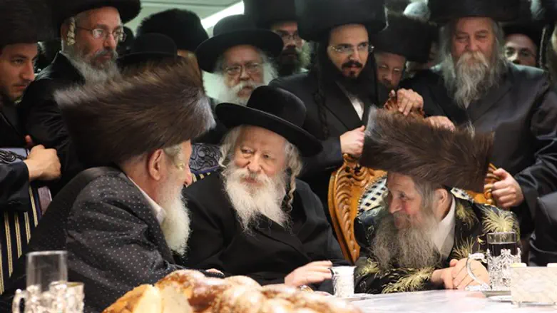 Gur hasidim with their rebbe (illustrative)