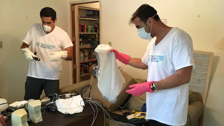 Jewish Agency emissaries assisting recovery efforts in Houston in the wake of Hurricane Ha