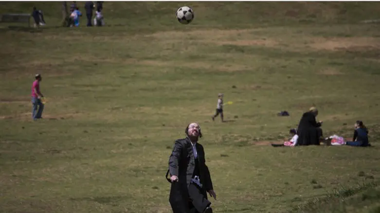 Haredi playing soccer - but not on Shabbat