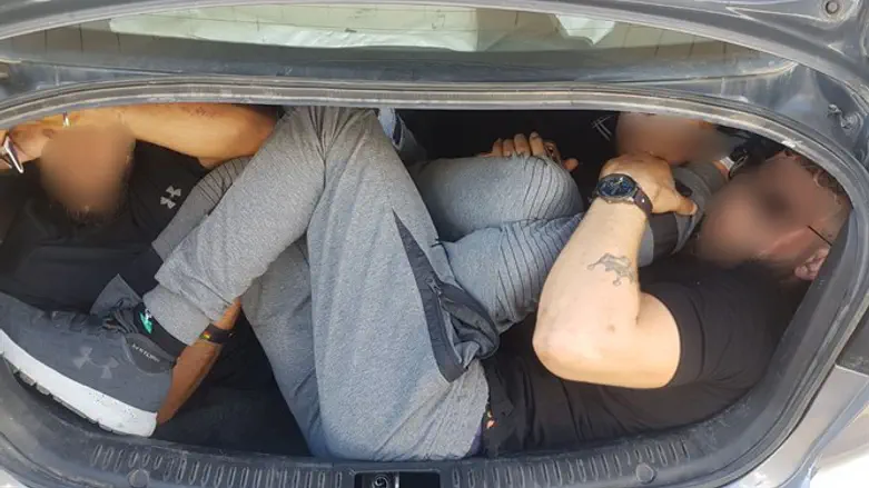 PA Arabs smuggled in car trunk