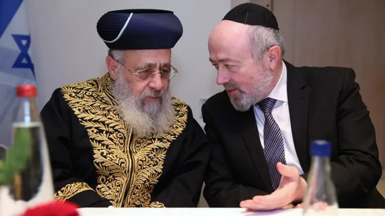 Rabbi Shimon Jacobi (right) and Rabbi Yitzhak Yosef