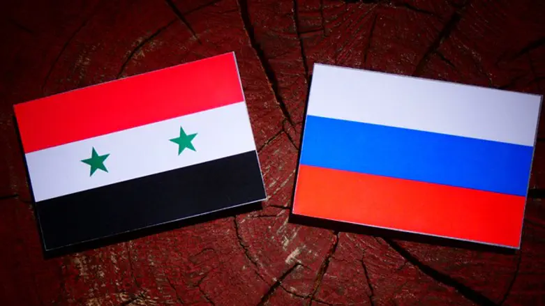 Flags of Syria and Russia
