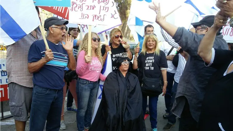 Demonstration for 'an Israeli High Court'