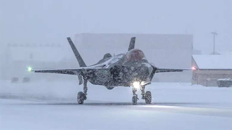 F-35 conducts icy runway testing at Eielson Air Force Base, Alaska 