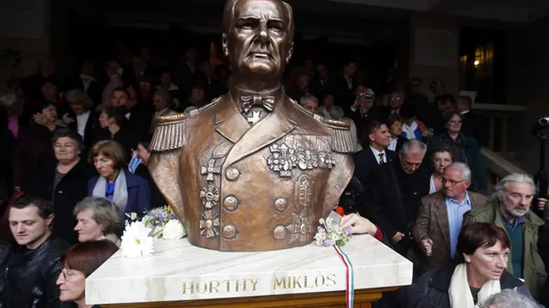 Statue of Miklos Horthy