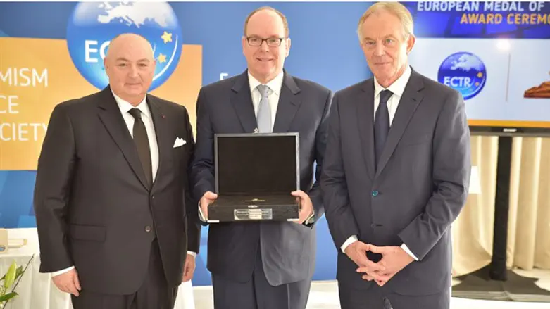 Prince Albert of Monaco receiving the 2018 European Medal of Tolerance. (From left” ECTR p