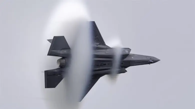 F-35 breaking sound barrier