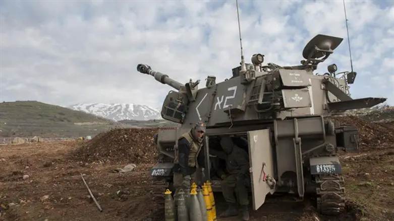 Israeli artillery preparing to strike back into southern Lebanon